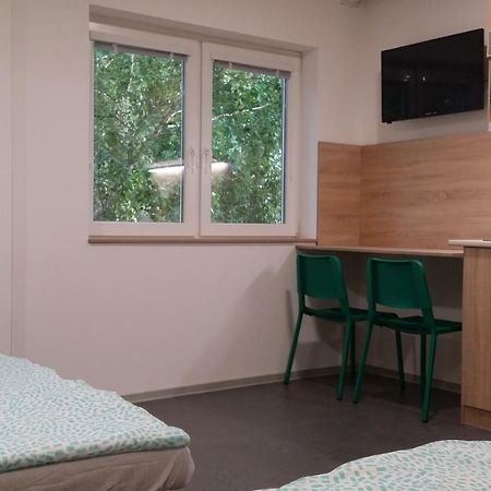 Auberge de jeunesse Delfin à Štúrovo Extérieur photo